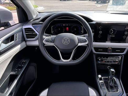 New 2026 Volkswagen Taos SEL image 19