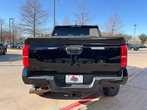Used 2025 Toyota Tacoma TRD Off-Road image 7