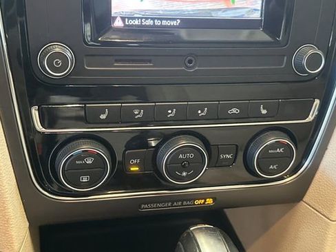 Used 2016 Volkswagen Passat 1.8T R-Line image 24