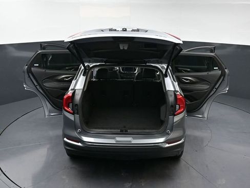 Used 2024 GMC Terrain SLT image 40