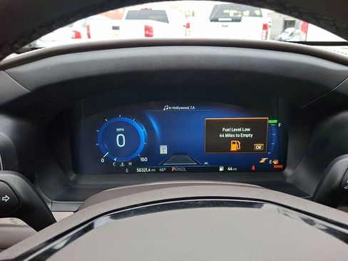 Used 2022 Ford Explorer Platinum w/ Technology Package image 22