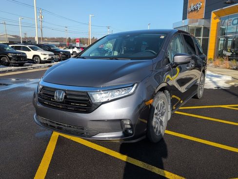 Used 2023 Honda Odyssey EX-L image 3