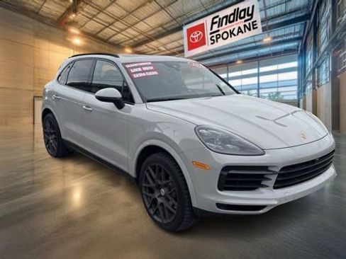 Used 2020 Porsche Cayenne Base image 3
