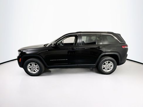 Used 2022 Jeep Grand Cherokee Laredo w/ Luxury Tech Group I image 8