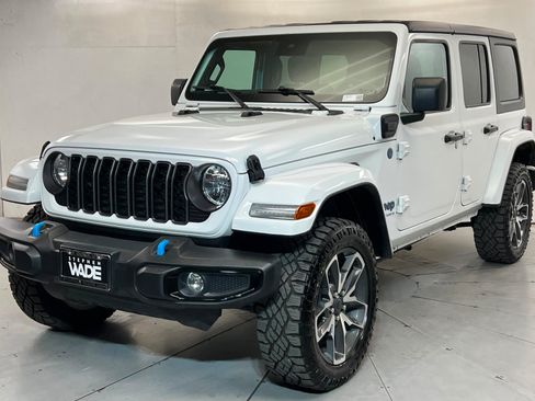 Used 2024 Jeep Wrangler Unlimited AWD/4WD image 1