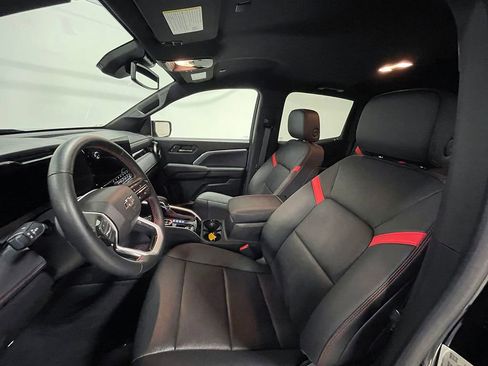 Used 2023 Chevrolet Colorado Z71 w/ Z71 Convenience Package 2 image 3