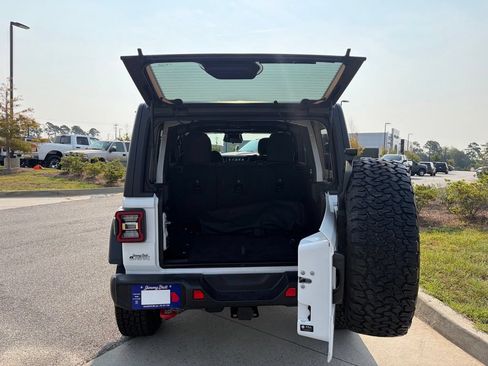 Used 2026 Jeep Wrangler Unlimited Rubicon AWD/4WD image 29