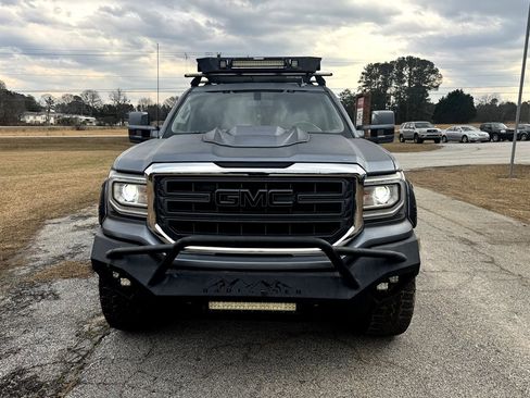 Used 2018 GMC Sierra 1500 SLE image 2