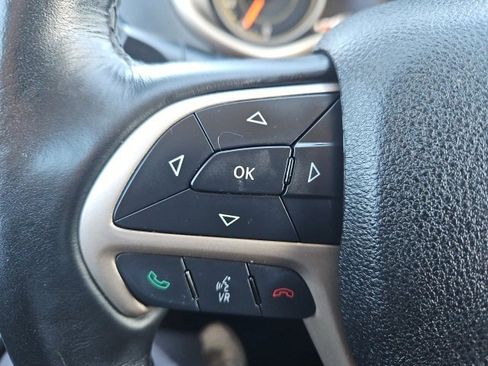 Used 2016 Jeep Cherokee Limited image 18