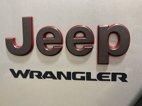 Used 2024 Jeep Wrangler Unlimited Rubicon w/ Technology Group image 33