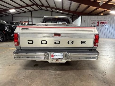 Used 1993 Dodge D/W Truck 150 RWD image 7