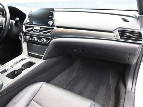 Used 2018 Honda Accord Sport image 35