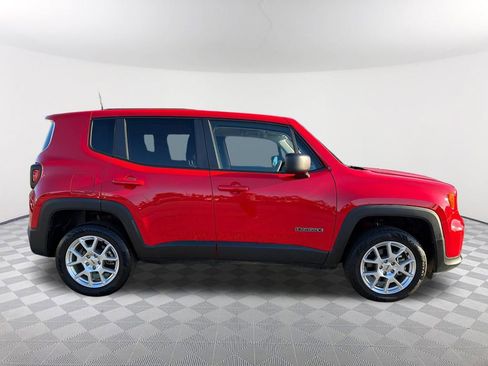 Used 2023 Jeep Renegade Latitude AWD/4WD image 4