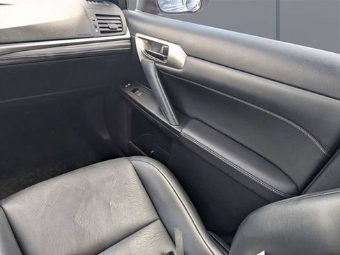 Used 2015 Lexus CT 200h FWD image 16