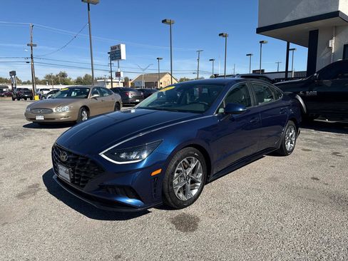 Used 2021 Hyundai Sonata SEL FWD image 2