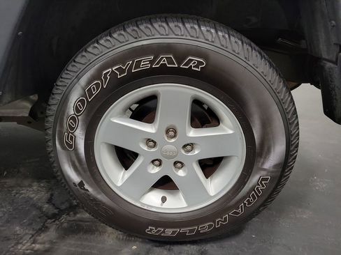 Used 2017 Jeep Wrangler Unlimited Sport w/ Quick Order Package 24S image 11