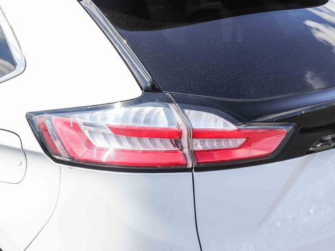Certified 2023 Ford Edge SEL w/ Convenience Package AWD/4WD image 7