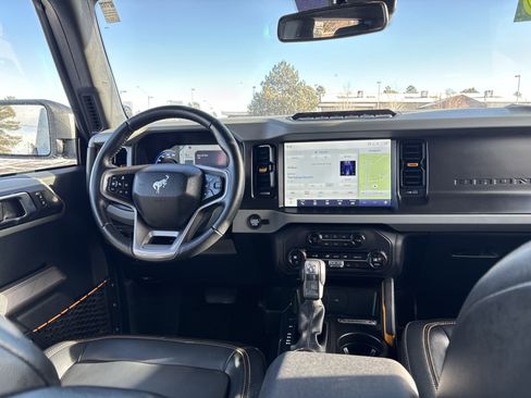 Used 2023 Ford Bronco Badlands image 3