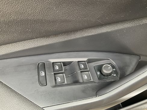Used 2024 Volkswagen Jetta SE FWD image 24