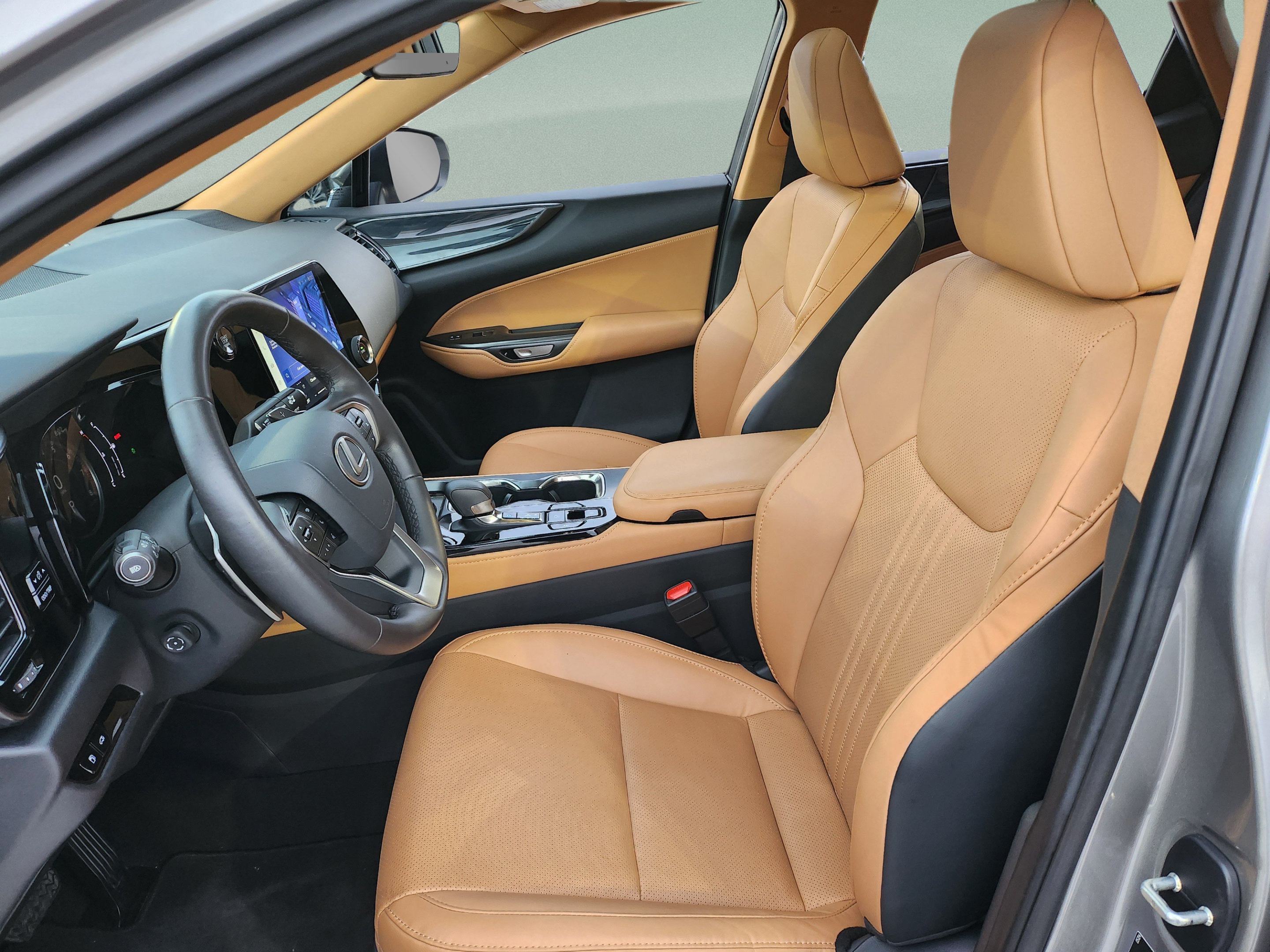 Certified 2025 Lexus NX 250 FWD w/ Accessory Package (2T) image 11