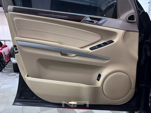 Used 2011 Mercedes-Benz ML 350 4MATIC image 32