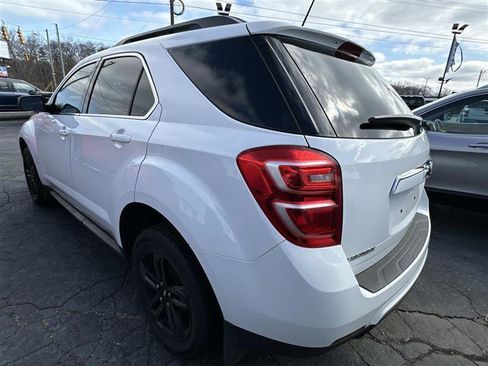 Used 2017 Chevrolet Equinox LT w/ True North Edition FWD image 3