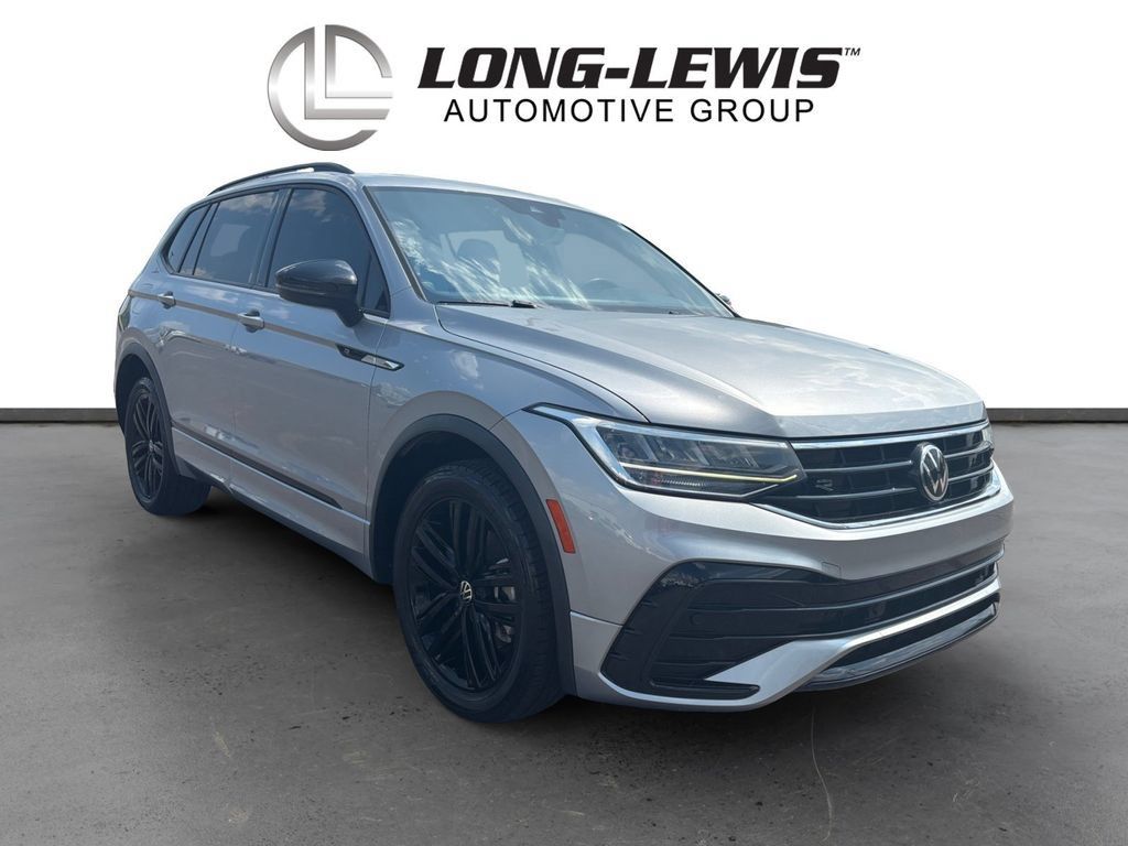 Used 2022 Volkswagen Tiguan SE R-Line FWD image 10
