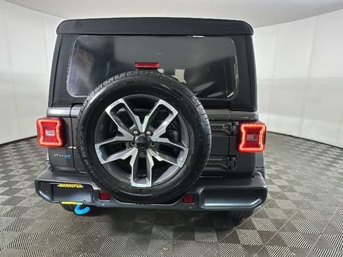 Used 2024 Jeep Wrangler Unlimited w/ Convenience Group AWD/4WD image 3