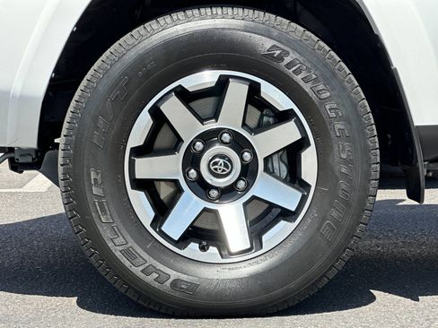 Used 2024 Toyota 4Runner TRD Off-Road Premium AWD/4WD image 24