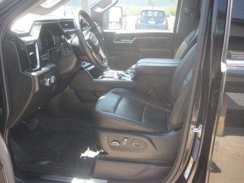 Used 2026 GMC Sierra 3500 Denali w/ Denali Reserve Package AWD/4WD image 13