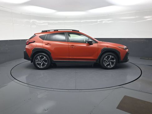 Used 2024 Subaru Crosstrek 2.0i Premium AWD/4WD image 2