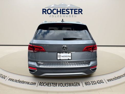 Used 2023 Volkswagen Taos SE w/ Panoramic Sunroof Package AWD/4WD image 5