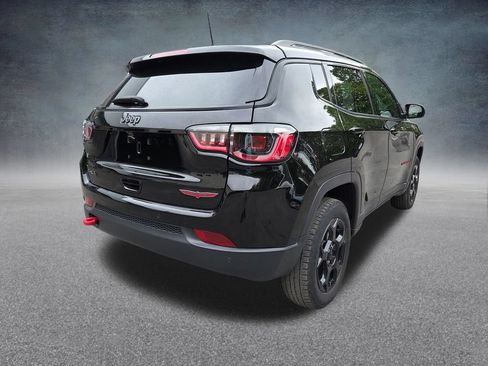 Used 2023 Jeep Compass Trailhawk w/ Trailhawk Convenience Group AWD/4WD image 8