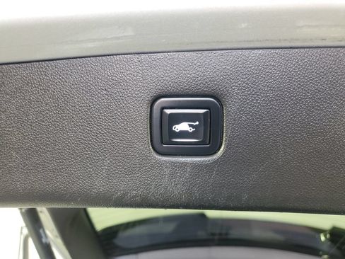 Used 2021 Chevrolet Blazer RS w/ Enhanced Convenience Package FWD image 36