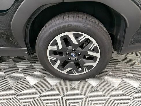 Used 2025 Subaru Forester Premium AWD/4WD image 21