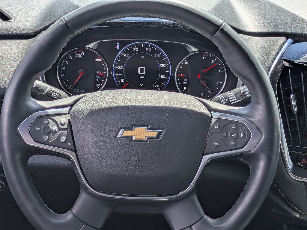 Used 2023 Chevrolet Traverse Premier FWD image 18