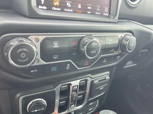 Used 2023 Jeep Wrangler Unlimited Sahara AWD/4WD image 32