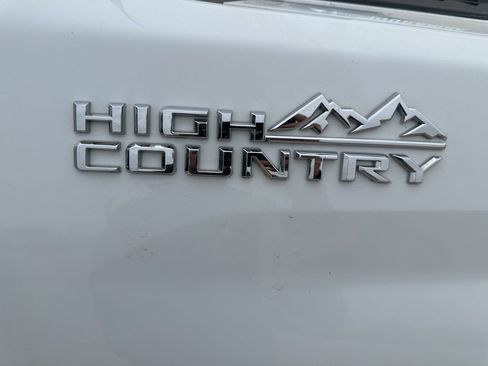 Used 2024 Chevrolet Silverado 2500 High Country w/ Technology Package image 38