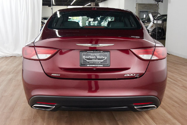 Used 2016 Chrysler 200 S w/ Comfort Group AWD/4WD image 4