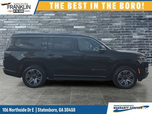 Used 2024 Jeep Wagoneer 4WD w/ Premium Group I image 7