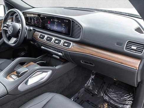 Certified 2025 Mercedes-Benz GLS 450 4MATIC image 27