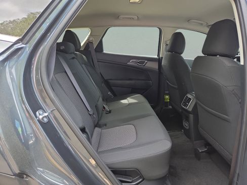 New 2026 Kia Sportage LX FWD image 32