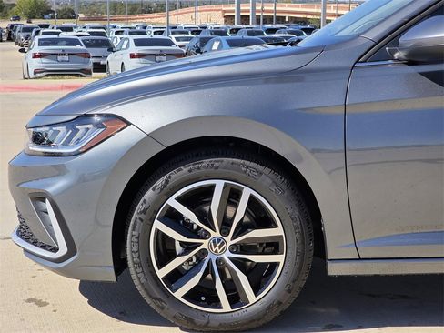 New 2026 Volkswagen Jetta SE image 5