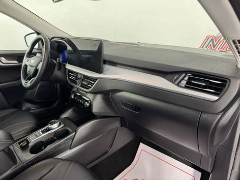 Used 2025 Ford Escape Platinum w/ Premium Technology Package image 12