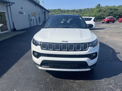 Used 2025 Jeep Compass Limited AWD/4WD image 2