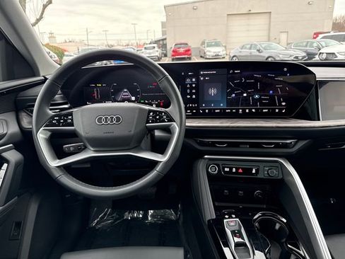 Certified 2025 Audi Q5 Prestige image 11