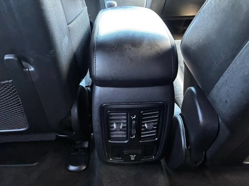 Used 2018 Jeep Grand Cherokee Altitude AWD/4WD image 23