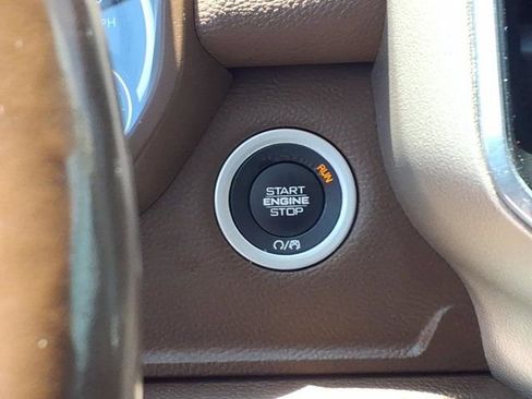 Used 2019 RAM 1500 Laramie AWD/4WD image 16