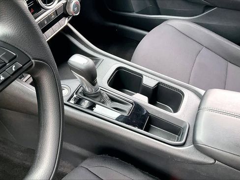 Certified 2025 Nissan Sentra S FWD image 15