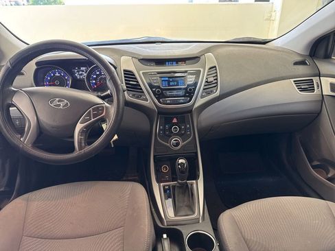 Used 2016 Hyundai Elantra SE FWD image 8
